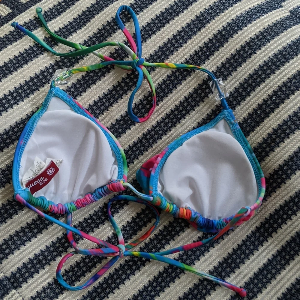 Guess Ruffled Abstract/Multi Triangle Bikini Top, Small - Picture 2 of 9